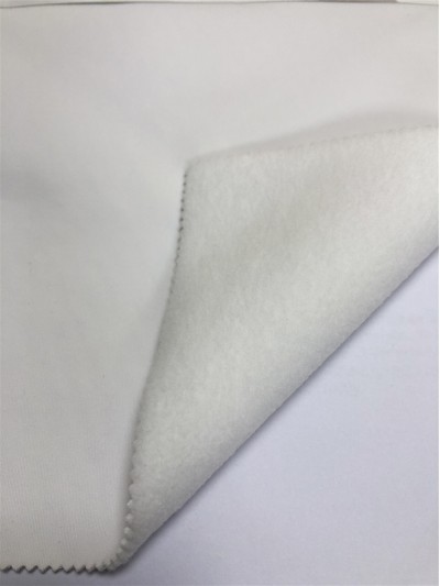 DG-PGSG  PS31607  30D牛奶絲+高溫膜+四面彈搖粒絨  56''  380±10gsm   底布86%poly,14%Elastane  面布85%poly,15%Elastane   MOQ:1000y 45度照